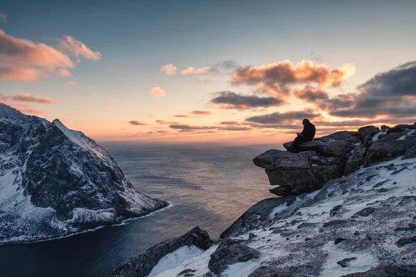 Traveler Working Laptop Ryten Mountain Sunset Lofoten Islands Norway — Stock Photo, Image