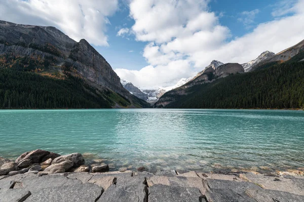 Montañas Rocosas Con Cielo Azul Lago Louise Parque Nacional Banff — Foto de Stock