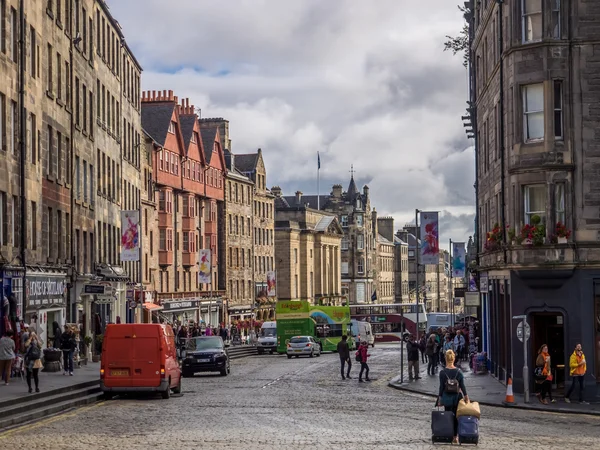Straat in de binnenstad van Edinburgh — Stockfoto