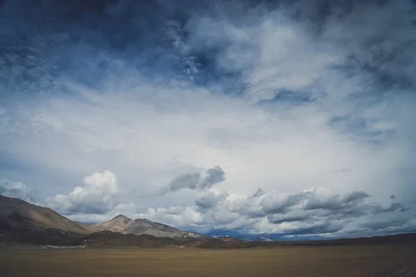Rozległe przestrzenie otwarte z płaskowyżu tybetańskiego — Zdjęcie stockowe