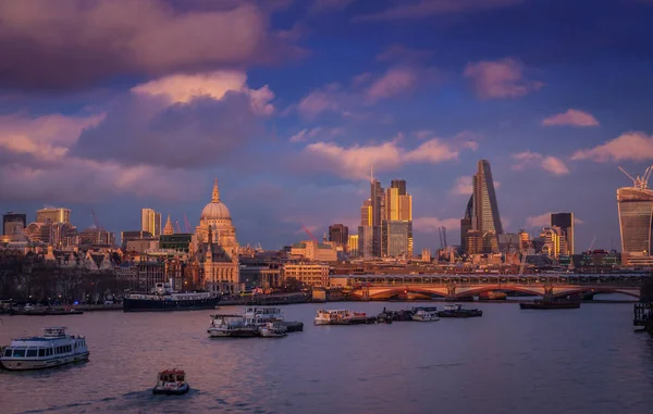 Vista dal ponte Waterloo — Foto Stock