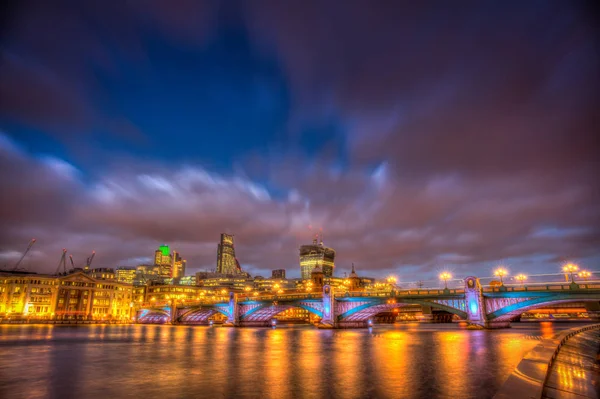 Ponte Southwark à noite — Fotografia de Stock