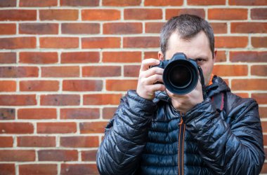 Profesyonel bir fotoğrafçı portresi