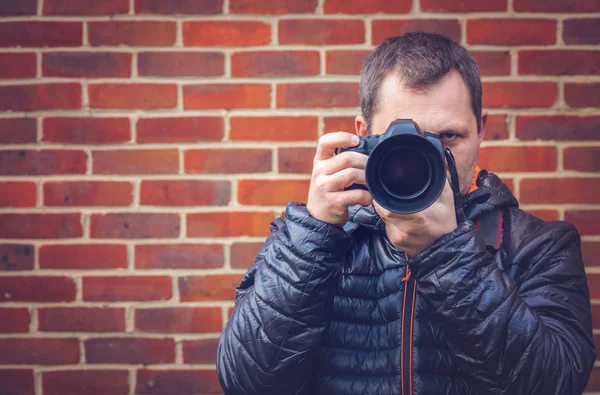 Profesyonel bir fotoğrafçı portresi