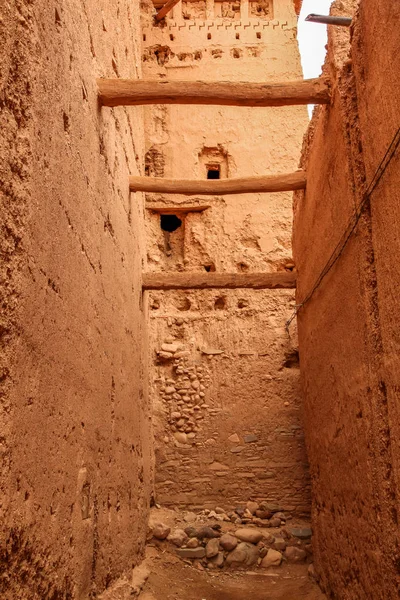 Väggarna i en gammal kasbah — Stockfoto