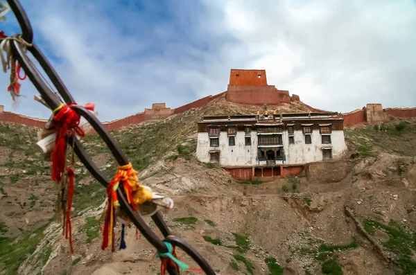 Blick auf das Klostergebäude in Gyantse — Stockfoto