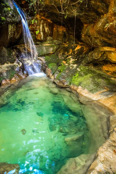 Piscina natural em Park Isalo — Fotografia de Stock