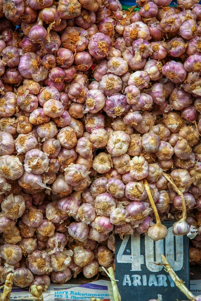 Garlic  on sale — Stock Photo, Image