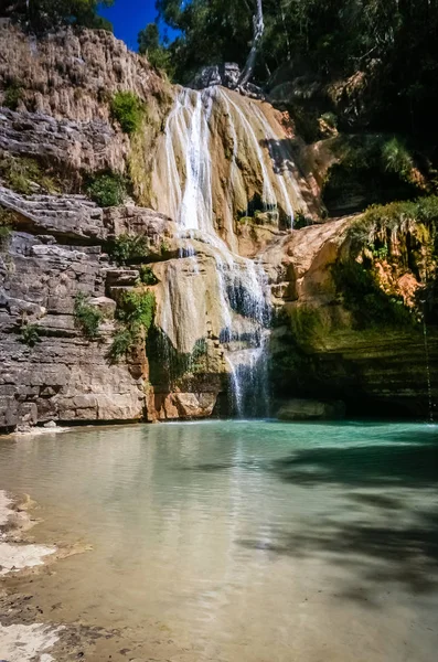 Cachoeira no rio Tsiribinha em Madagáscar — Fotografia de Stock