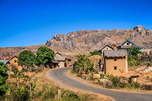 Straße durch Madagaskar — Stockfoto