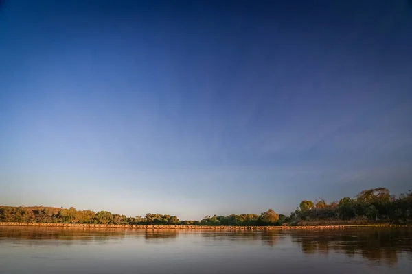 Tsiribihina 河上壮观的日落 — 图库照片