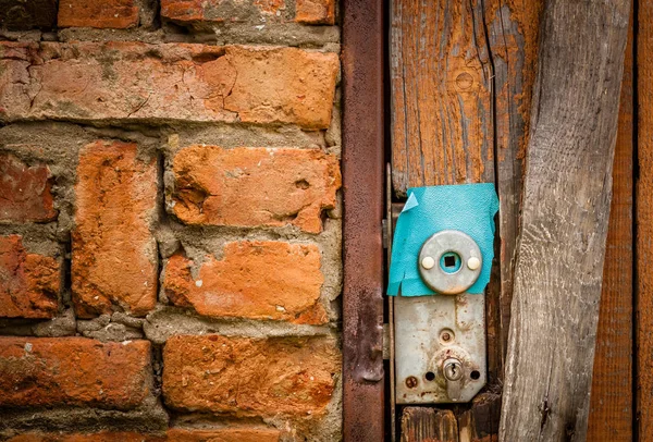 Old lock in a garden shed — Stock Photo, Image