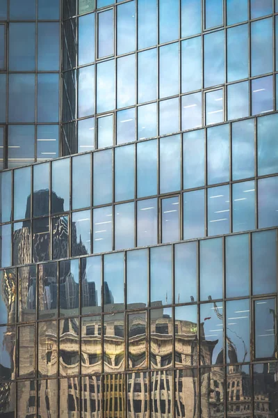 Reflexão do edifício comercial de Londres — Fotografia de Stock