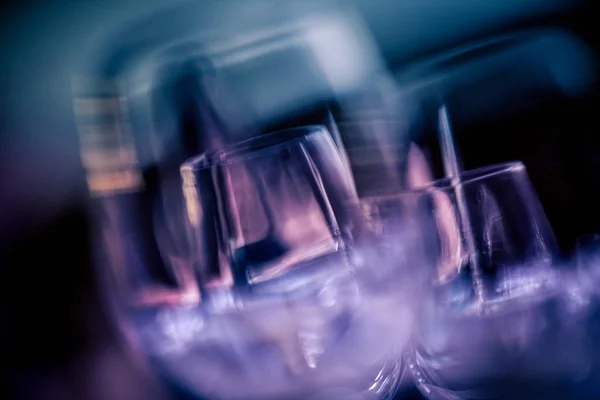 Sklenice na víno na stole recepce — Stock fotografie