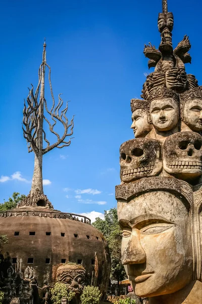 Sculture nel parco del Buddha — Foto Stock