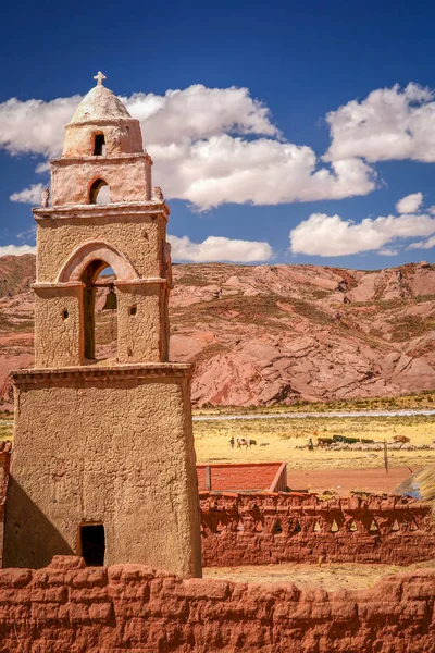 Liten kyrka i Bolivia — Stockfoto