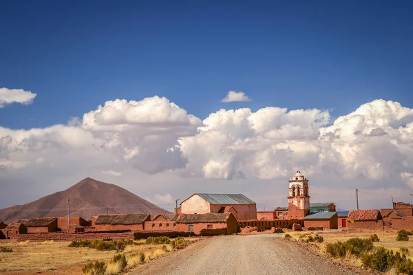 Pequena cidade boliviana — Fotografia de Stock