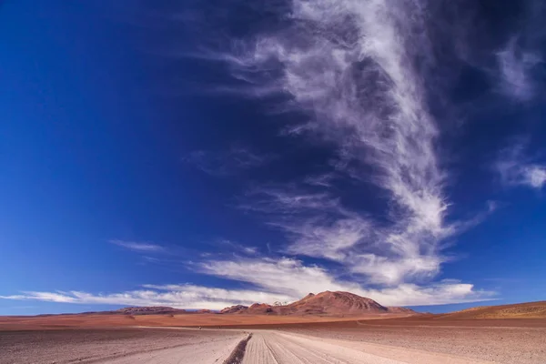 Estrada do deserto em Altiplano — Fotografia de Stock
