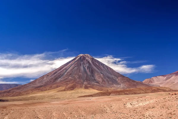 Vulcão Licancabur na Bolívia — Fotografia de Stock