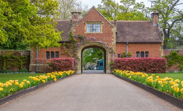 Gates to the Hever Castle in Kent — Stockfoto