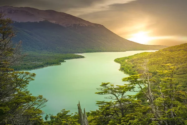Lago verde argentino — Foto de Stock