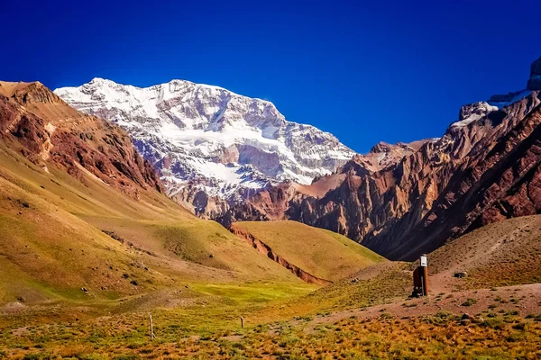 Majestätischer gipfel von aconcagua — Stockfoto