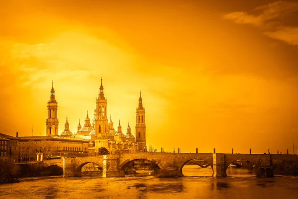 Maestosa Cattedrale di Saragozza — Foto Stock