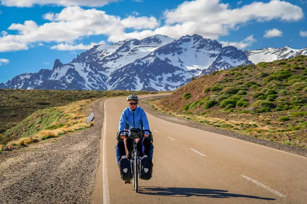 Arjantinli yollarda Bisiklete binme