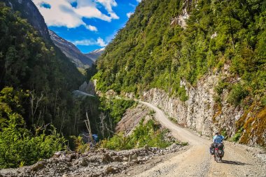 Carretera Austral üzerinde Bisiklete binme