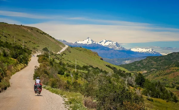 Carretera Austral üzerinde Bisiklete binme