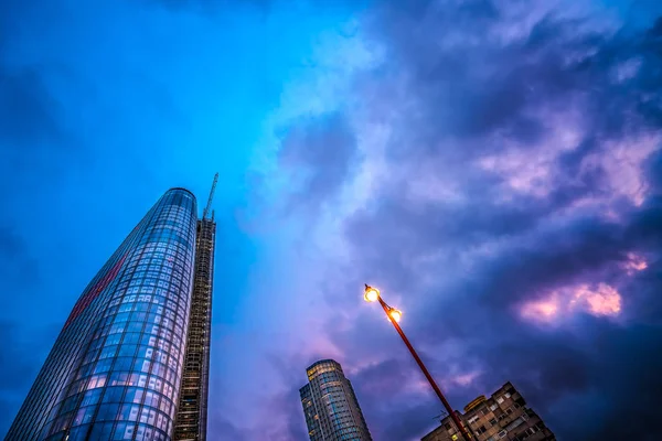 Rascacielos Boomerang y la Torre South Bank — Foto de Stock