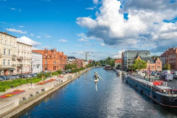 İp cambazı heykel Bydgoszcz