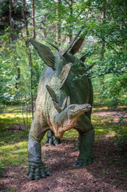 Stegosaurus dinozor heykeli