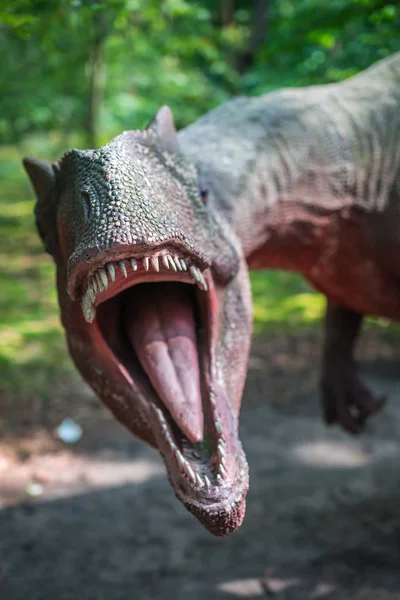 Hayat Allosaurus dinozor heykel boyutlu — Stok fotoğraf