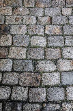 Bir yolda cobblestones paterni