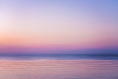 Serin deniz ve gökyüzü yer paylaşımı