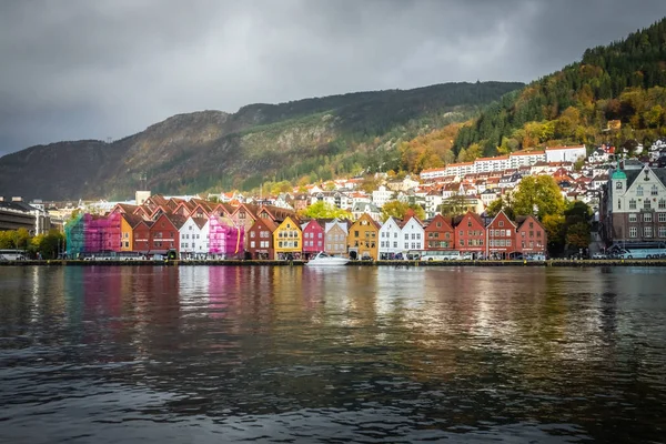 Bunte Häuser im historischen Bryggen in Bergen — Stockfoto