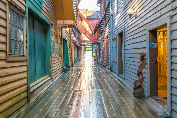 Staré dřevěné domy Bryggen v Bergenu — Stock fotografie