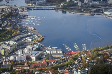 Bergen şehir ve bay havadan görünümü