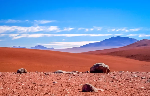 Torrt och ödsligt landskap av Altiplano — Stockfoto