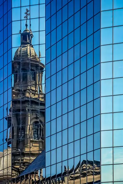 Catedral de Santiago torre de reflexión — Foto de Stock