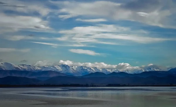 Splendida vista panoramica sulle Alpi meridionali e sul lago Tekapo — Foto Stock