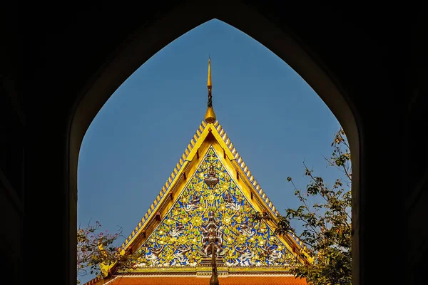 Dach eines buddhistischen Tempels — Stockfoto