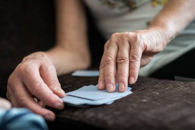 kadın oyun kartları