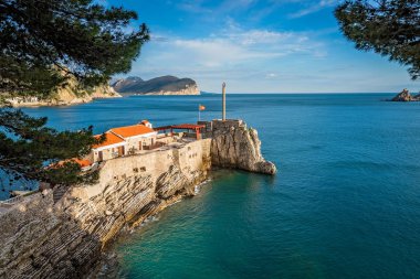 Petrovac şaşırtıcı bulunduğu eski ortaçağ kalesi