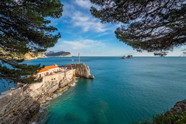 Petrovac şaşırtıcı bulunduğu eski ortaçağ kalesi