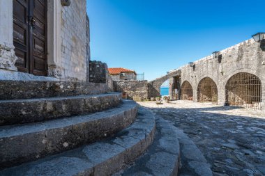 Arkeoloji müzesinde bulunan Ulcinj girişine