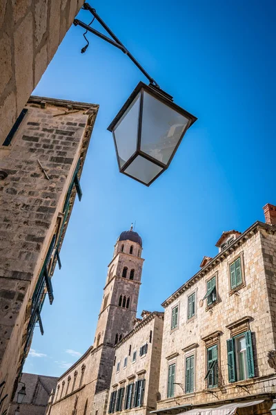 Dominikánského kostela zvonice v Dubrovníku — Stock fotografie