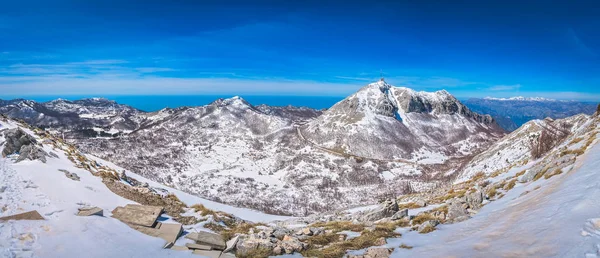 Gebirgswinterlandschaft des Nationalparks Lovcen — Stockfoto