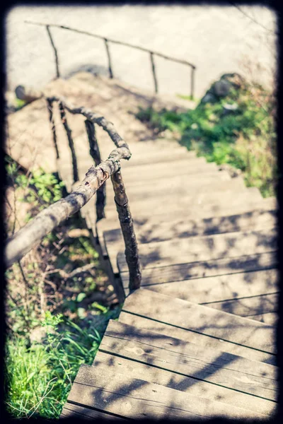 Passarela de escadas de madeira — Fotografia de Stock